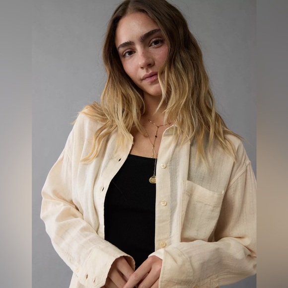 American Eagle Outfitters Tops - AE Perfect Button Up Long Sleeve Shirt